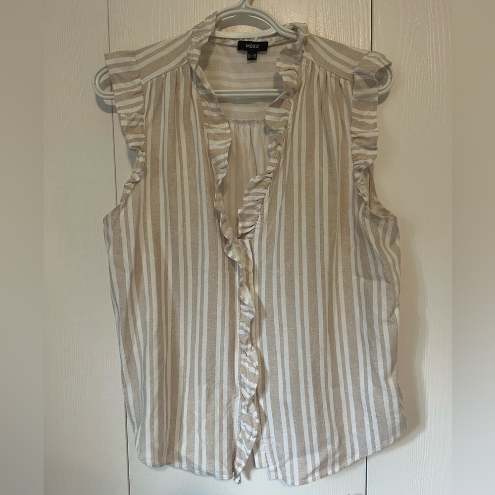 Mexx | Tan and White Sleeveless Ruffled Blouse